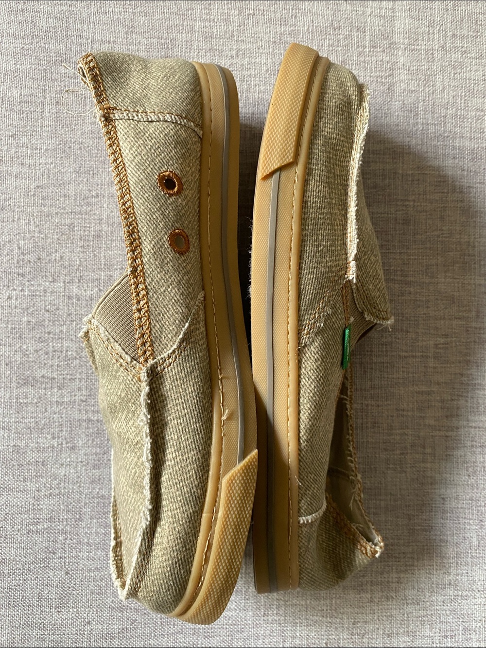 SANUK - Picture 5 of 8